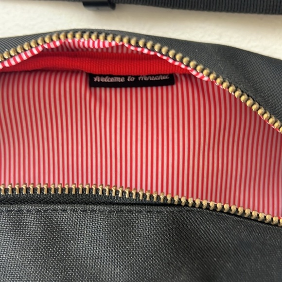 Herschel Belt Bag/Sling Bag "Tik Tok" Black - Picture 4 of 9